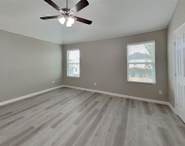 16778 N Thrasher Drive - Photo Thumbnail 7