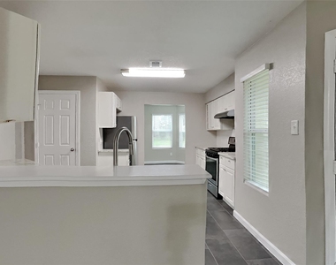 16778 N Thrasher Drive - Photo Thumbnail 4