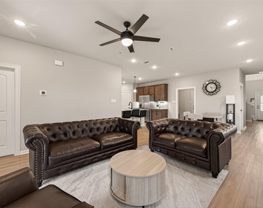 1010 Gentle Nook Drive - Photo Thumbnail 11