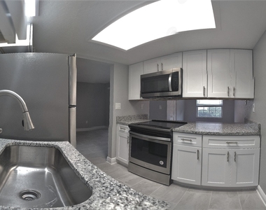 133 Bristol Court - Photo Thumbnail 4