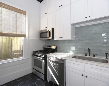 2119 Freeman Street - Photo Thumbnail 8