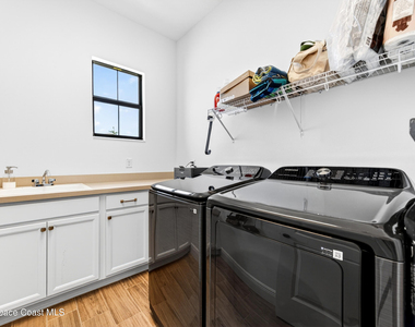 8039 Allure Drive - Photo Thumbnail 17