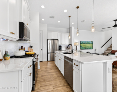 8039 Allure Drive - Photo Thumbnail 11