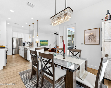 8039 Allure Drive - Photo Thumbnail 12