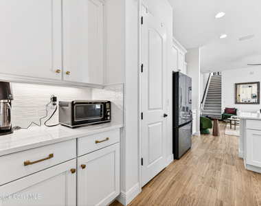 8039 Allure Drive - Photo Thumbnail 13