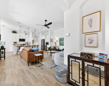 8039 Allure Drive - Photo Thumbnail 7