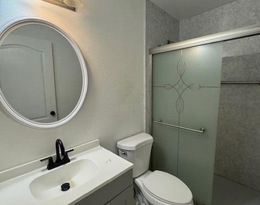 710 Avalon Street Se - Photo Thumbnail 16