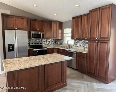 710 Avalon Street Se - Photo Thumbnail 6
