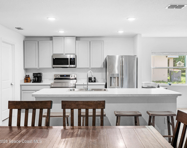 1011 Starfire Street Se - Photo Thumbnail 8