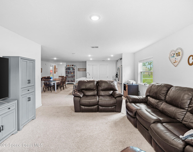 1011 Starfire Street Se - Photo Thumbnail 13