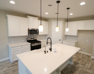 25907 Rose Frost Court - Photo Thumbnail 5