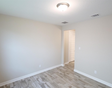 25907 Rose Frost Court - Photo Thumbnail 21