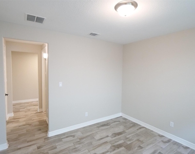 25907 Rose Frost Court - Photo Thumbnail 20