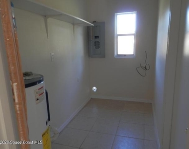412 Country Lane Drive - Photo Thumbnail 5