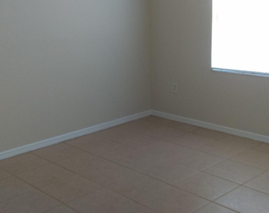412 Country Lane Drive - Photo Thumbnail 2
