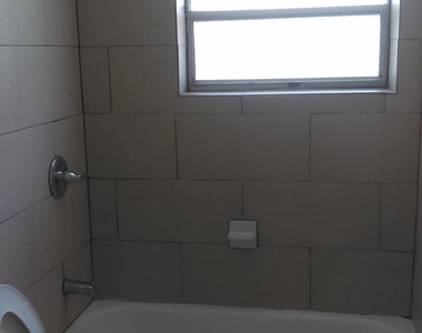 412 Country Lane Drive - Photo Thumbnail 6