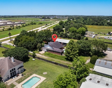 20240 Cypress Rosehill Road - Photo Thumbnail 4