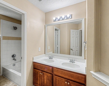 7527 Trail Hollow - Photo Thumbnail 29