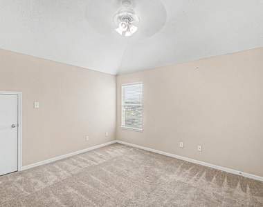 7527 Trail Hollow - Photo Thumbnail 28
