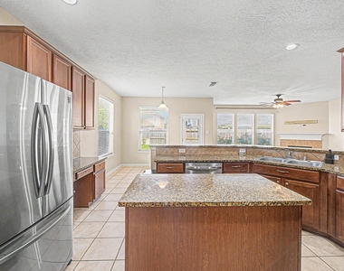 7527 Trail Hollow - Photo Thumbnail 14