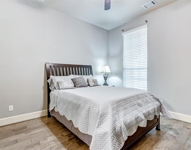 4710 Deermeadow Falls Lane - Photo Thumbnail 10