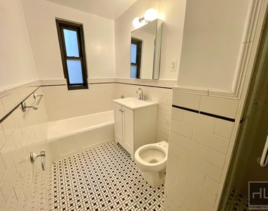 East 56 Street - Photo Thumbnail 4