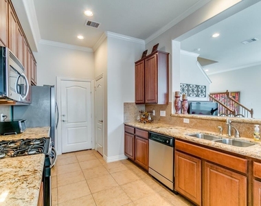 3422 Home Street - Photo Thumbnail 10