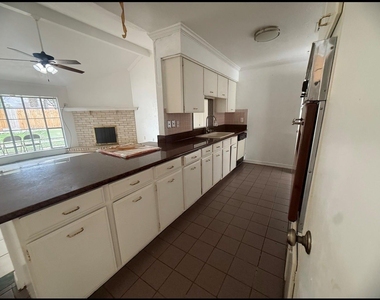 10907 Montverde Lane - Photo Thumbnail 6