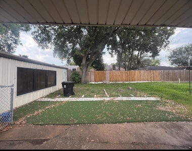 10907 Montverde Lane - Photo Thumbnail 3