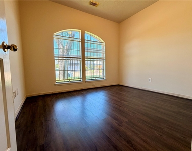 13423 Agarita Lane - Photo Thumbnail 11