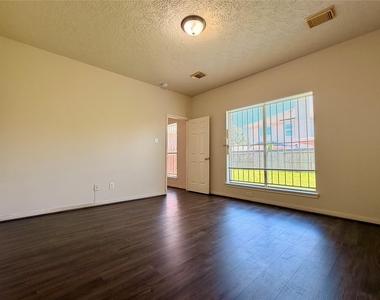 13423 Agarita Lane - Photo Thumbnail 16