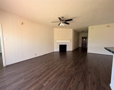 13423 Agarita Lane - Photo Thumbnail 4