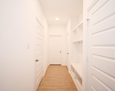 5706 Embracement Lane - Photo Thumbnail 4