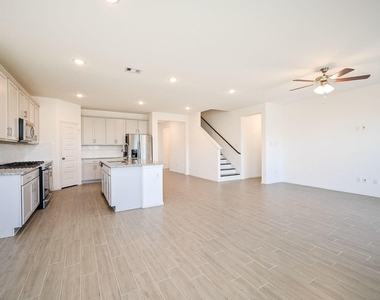 5706 Embracement Lane - Photo Thumbnail 10