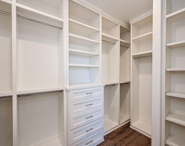 5706 Embracement Lane - Photo Thumbnail 15