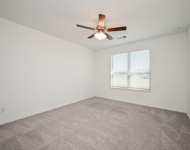 5706 Embracement Lane - Photo Thumbnail 11