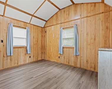 12039 Anderson Road - Photo Thumbnail 4