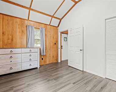 12039 Anderson Road - Photo Thumbnail 5