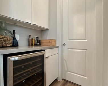 1274 N Post Oak Road - Photo Thumbnail 19