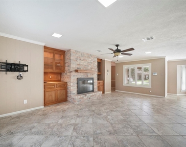 28914 Pine Hill Drive - Photo Thumbnail 5