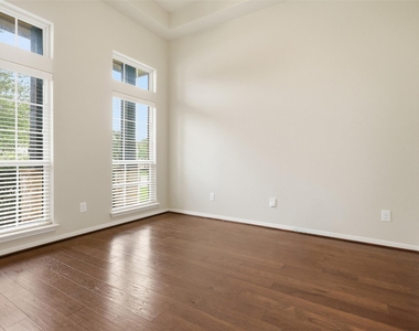 22943 Dale River Road - Photo Thumbnail 3