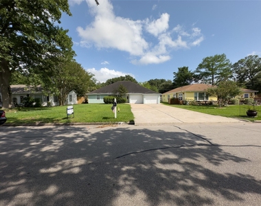 119 Marshall Street - Photo Thumbnail 2