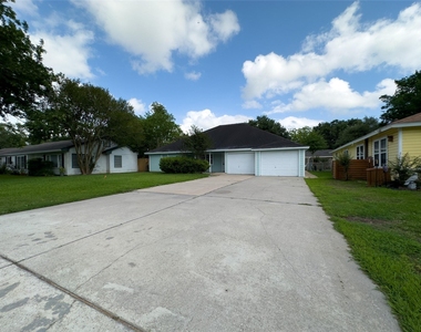 119 Marshall Street - Photo Thumbnail 1