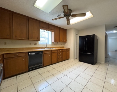 119 Marshall Street - Photo Thumbnail 11