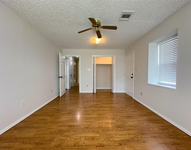119 Marshall Street - Photo Thumbnail 5