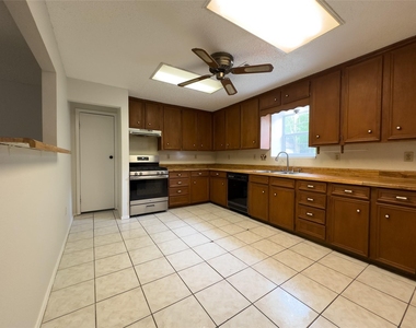 119 Marshall Street - Photo Thumbnail 12