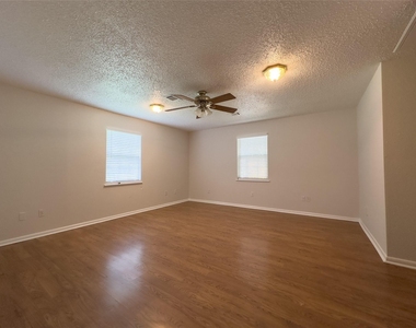119 Marshall Street - Photo Thumbnail 17