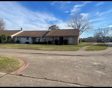 15221 Buckle Lane - Photo Thumbnail 1