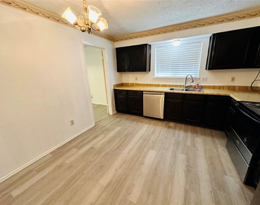 17618 Heritage Bay Drive - Photo Thumbnail 5