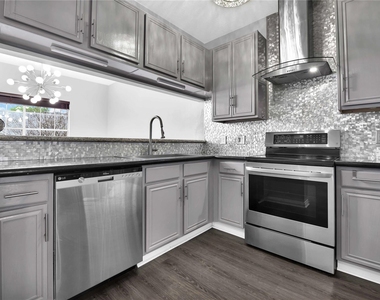 12565 Melville Drive - Photo Thumbnail 3